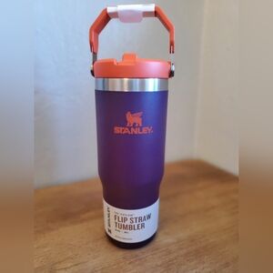 New!!!Stanley 30 Ounce Flip Straw Tumbler